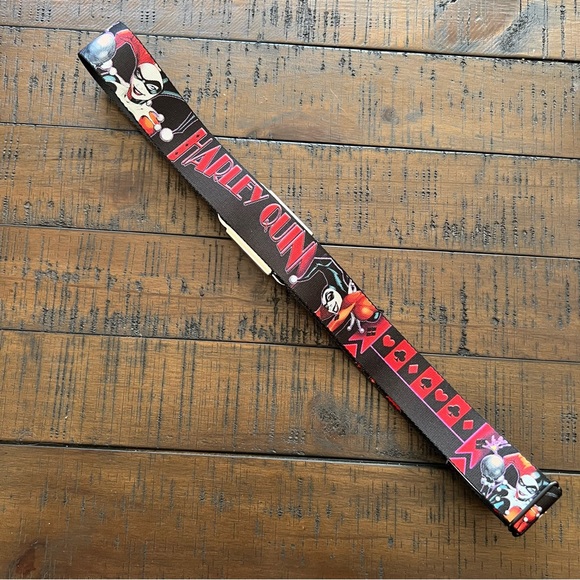 DC Comics Harley Quinn Seatbelt Belt - Picture 2 of 5